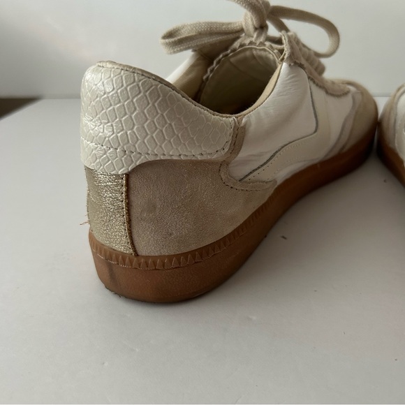 Dolce Vita Notice Sneaker Shoes Ivory Cream Snakeskin Metallic Gold 6.5 - Picture 8 of 11